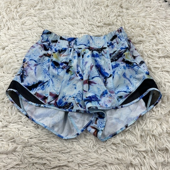 Lululemon Hotty Hot Short II *Long 4" Exposure Crystallize Multi / Black - Picture 1 of 5